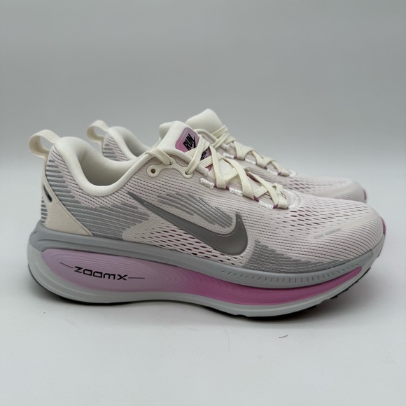 Nike W Vomero 18 Metallic Silver and Pink Women's Size 9.5 IM2503 133 New - Picture 2 of 10